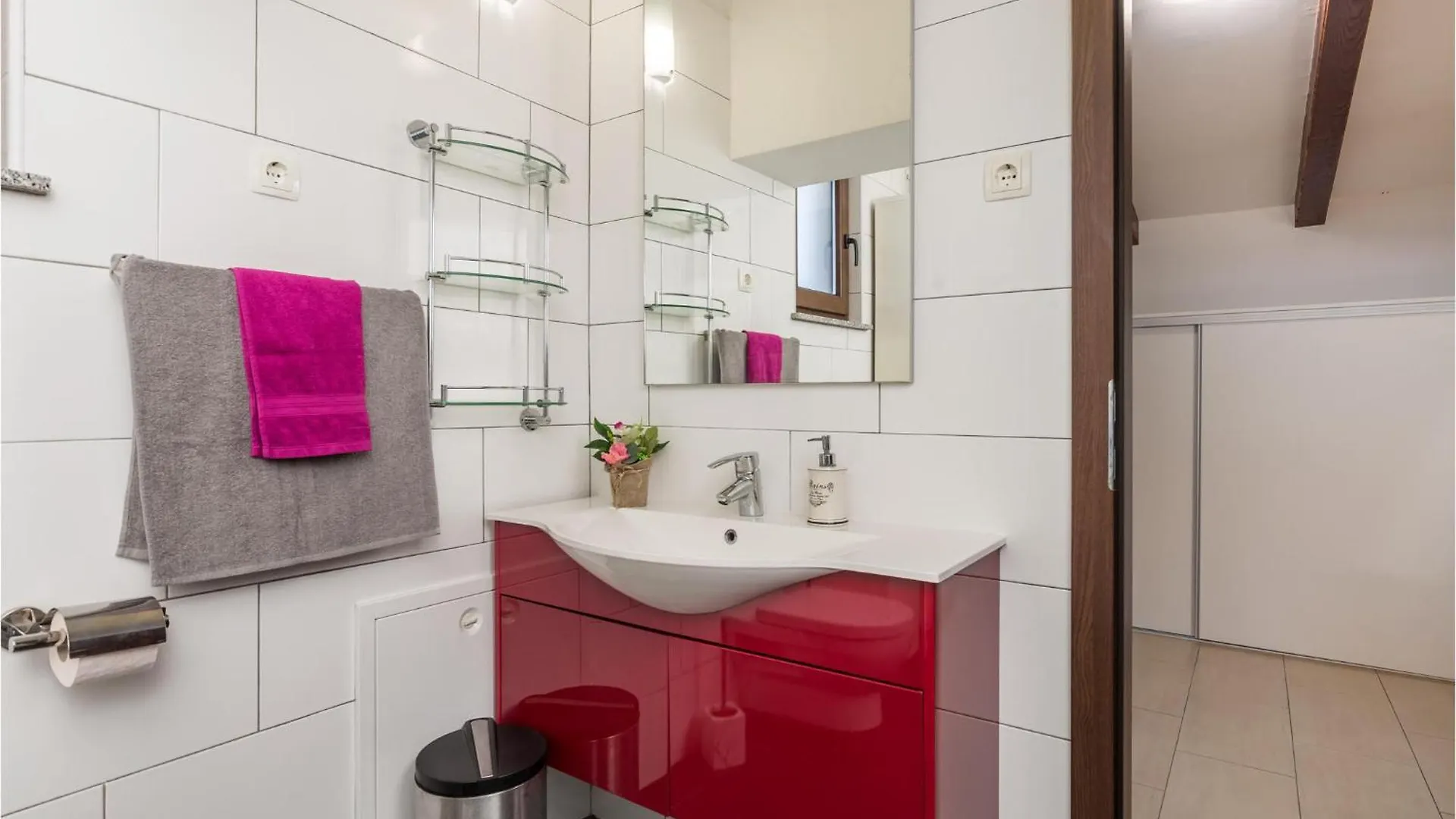 Gorgeous Apartment In Rijeka With Kitchen